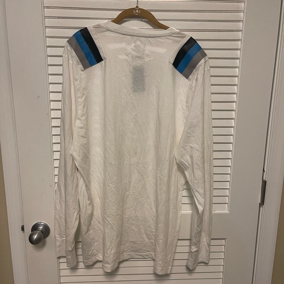 CAVI Shirt with Faux Leather Stripes in Shoulders Size 3XL*Available 9/5* - Picture 4 of 12